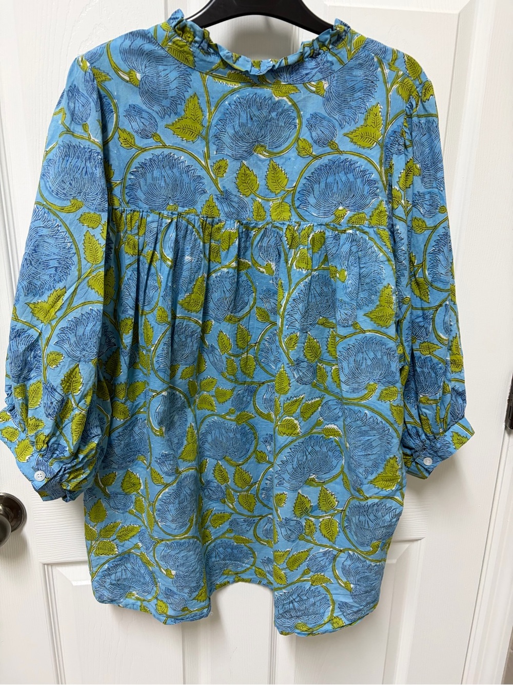 Blue & Green Floral Block Print V-Neck Blouse - Picture 3 of 3